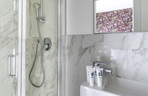 Magenta Apartment | Italianway - The B Village Business - 39