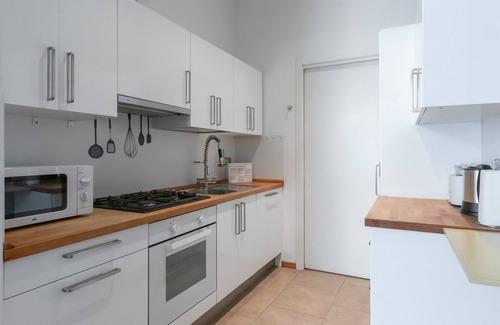 Magenta Apartment | Italianway - The B Village Superior