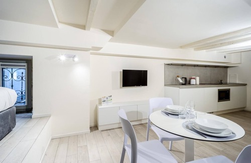 Magenta Apartment | Italianway - The B Village Standard - M3