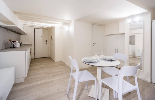 Magenta Apartment | Italianway - The B Village Standard - M3