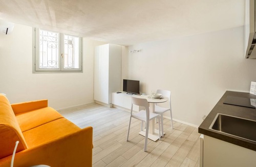 Magenta Apartment | Italianway - The B Village Standard - 04