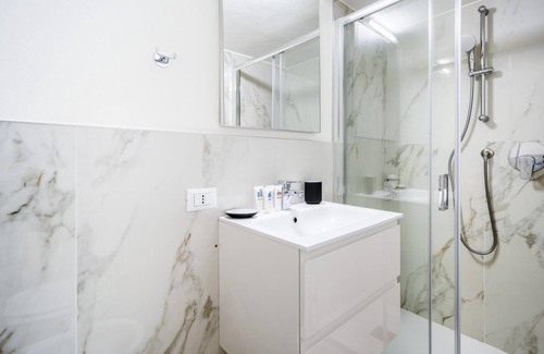Magenta Apartment | Italianway - The B Village Standard - 03