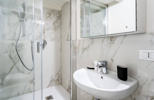 Magenta Apartment | Italianway - The B Village Standard - M1