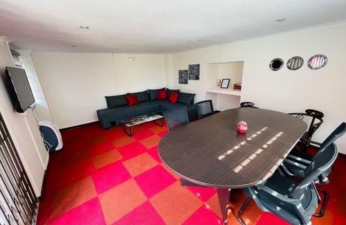 Kempton Park House | Ithonsi Guesthouse