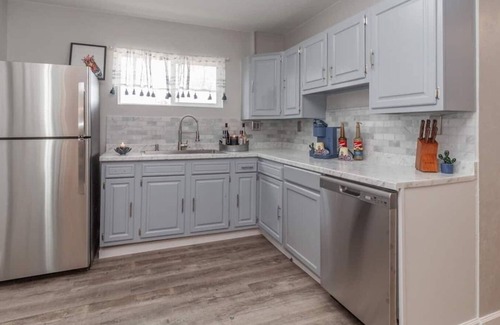 Rio Grande Blvd Apartment | Itsy Bitsy Beryl: Pets+Old Town+Peacocks+Remodeled