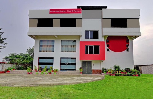 Siliguri Hotel | Itsy By Treebo - Mountain Green
