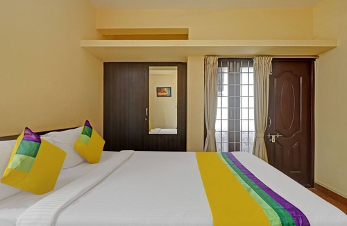 Chennai House | Itsy By Treebo - Rithika Inn Blossoms