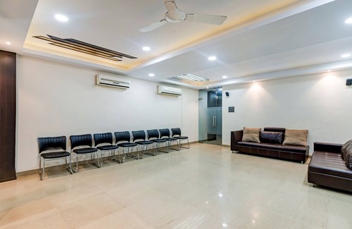 Bhowanipore Hotel | Itsy Hotels Neeranand Plaza, Bhawanipur