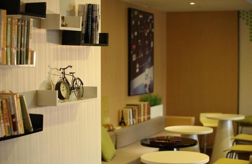 Guangzhou Hotel | IU Hotel Guangzhou Jingxi Nanfang Hospital Station