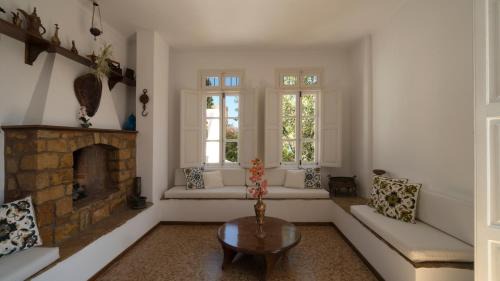Leros Villa | Ivi Beach Front Villa, Leros