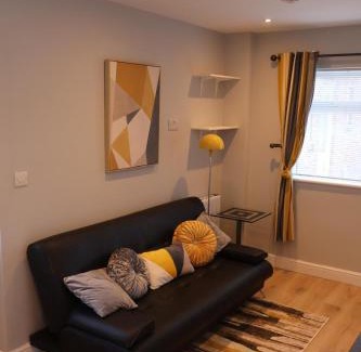 Hanham Apartment | Ivory