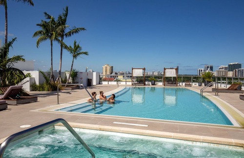 Bay Harbor Islands Apartment | Ivory on the Bay