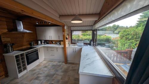 Bronaber House | IVY Cabin