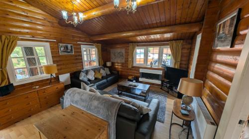 Bronaber House | IVY Cabin