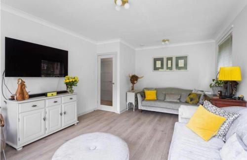 Gogar Apartment | Ivy Collections
