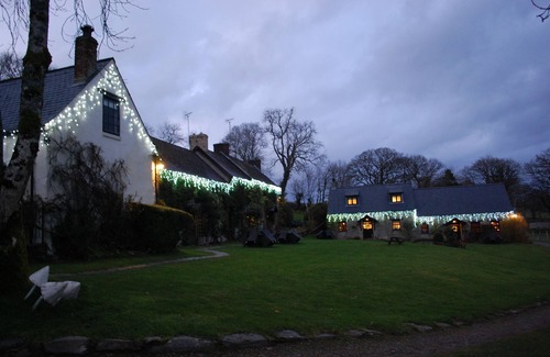 Boncath Cottage | Ivy Cottage - a spacious but cosy cottage for two (+cot) and exceptional leisure facilities