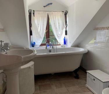 Tregadillett House | Ivy Cottage