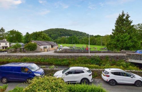 Staveley House | Ivy Cottage