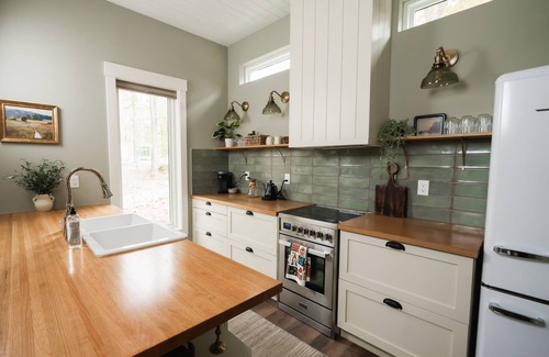 New Plymouth Cabin | Ivy Cottage | Hocking Hills