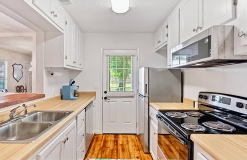 Point Clear Cottage | Ivy Cottage in Fairhope, Alabama