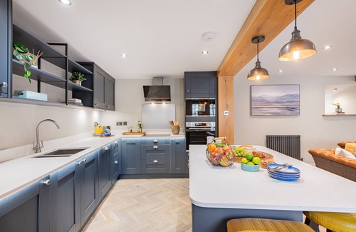 Silverdale House | Ivy Cottage, luxurious retreat with hot tub!