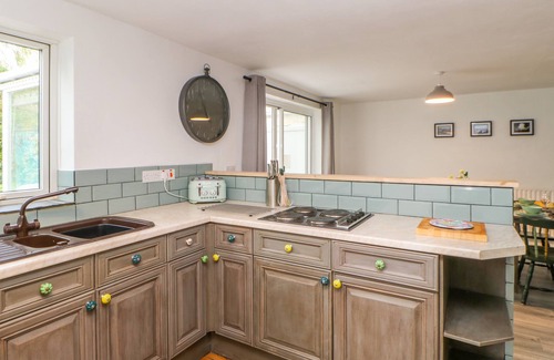 Headlam Cottage | IVY COTTAGE, pet friendly, with a garden in Ingleton, County Durham