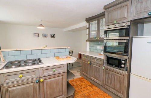 Headlam Cottage | IVY COTTAGE, pet friendly, with a garden in Ingleton, County Durham