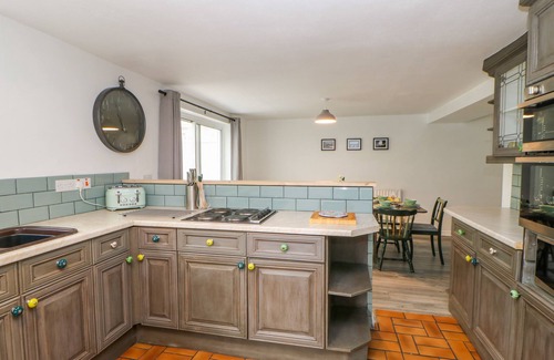Headlam Cottage | IVY COTTAGE, pet friendly, with a garden in Ingleton, County Durham