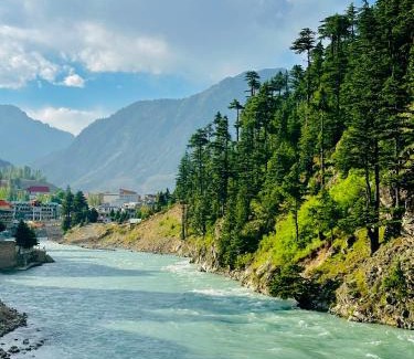 Kalam Hotel | Ivy Garden Hotel Kalam