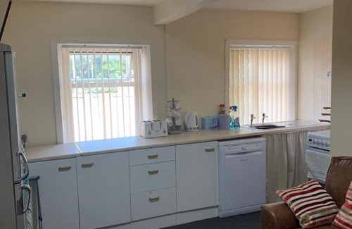 Huddersfield House | Ivy Green inn