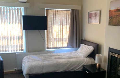 Huddersfield House | Ivy Green inn