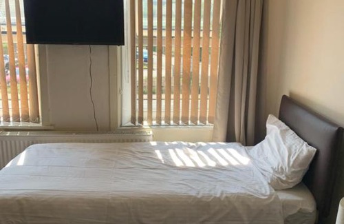 Huddersfield House | Ivy Green inn