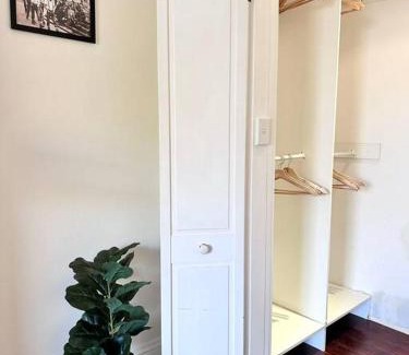 Glebe Apartment | Ivy Haven with City View Loft