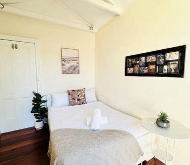 Glebe Apartment | Ivy Haven with City View Loft