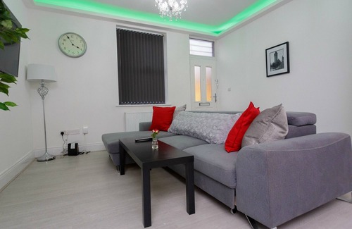 Leeds House | Ivy House