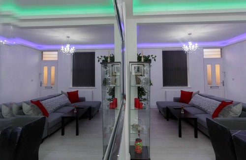Leeds House | Ivy House