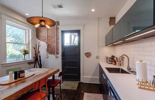 Hanover Place Apartment | Ivy House | Midtown | First Floor