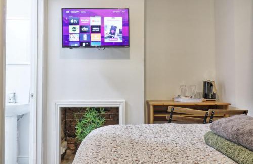 Westcliff-on-Sea Bed & Breakfast | Ivy on Sea Villa