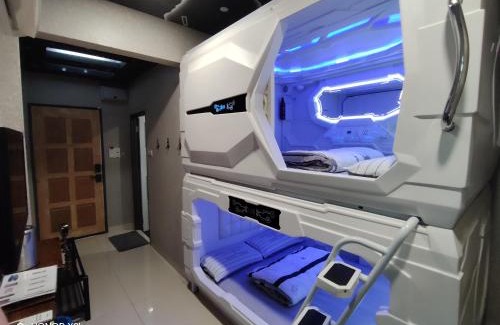 Taman Cempaka House | IX HOTEL CEMPAKA 33 - 4 Pax