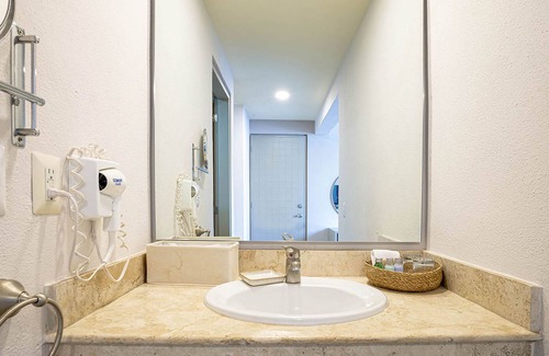 Centro - Supmza 001 Hotel | Ixchel Beach Hotel