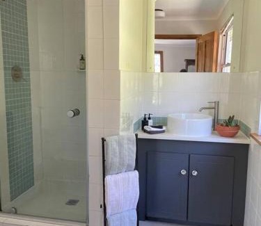 Hout Bay Apartment | Ixia studio-Serene, solar, pet friendly, garden and valley views