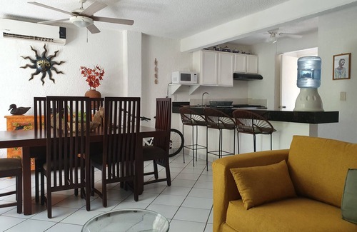 Ixtapa Condo | Ixtapa Zihuatanejo Beautiful Condo with balcony near the beach in Mexico