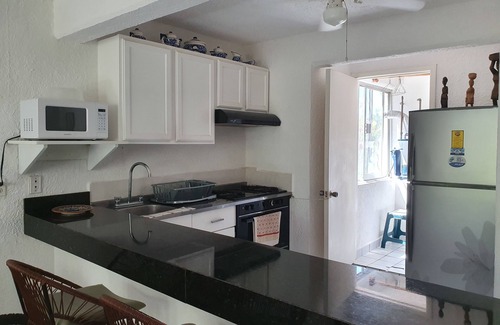 Ixtapa Condo | Ixtapa Zihuatanejo Beautiful Condo with balcony near the beach in Mexico