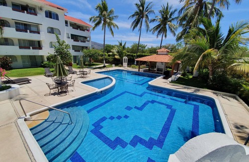 Ixtapa Condo | Ixtapa Zihuatanejo Beautiful Condo with balcony near the beach in Mexico