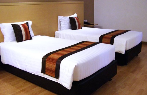 Chatuchak Hotel | Iyarin @Tuk Chang