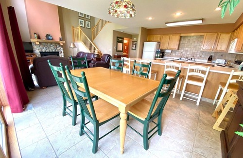 Onamia House | Izaty's Lake House Townhomes #413 on Lake Mille Lacs at Izaty's Resort look