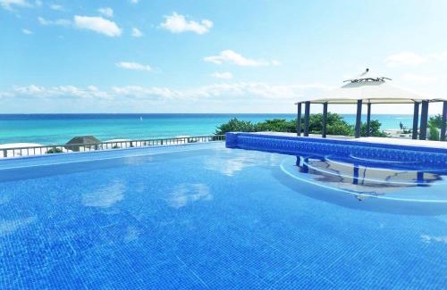 Playacar Fase I Villa | Izcalli Luxury Villa