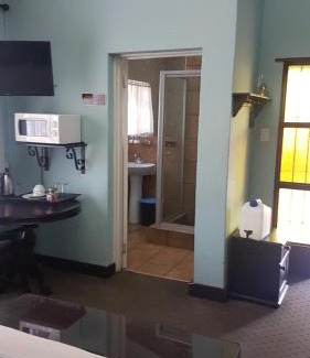 Ermelo Cabin | Izimbali Lodge and Restaurant