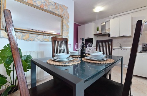 Pula Apartment | IzzHome Njoy
