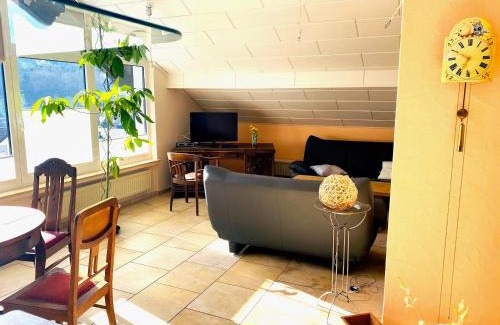 Obere Kyll Apartment | Jünkerath Romantic Garden Stay, cleaning included